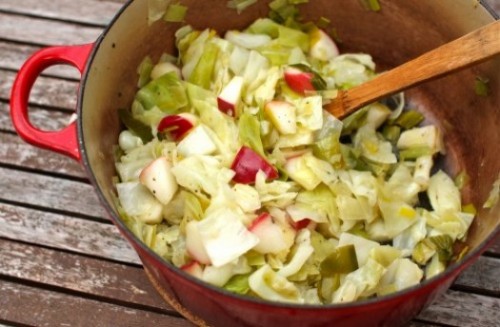 sauteed cabbage with leeks and apples