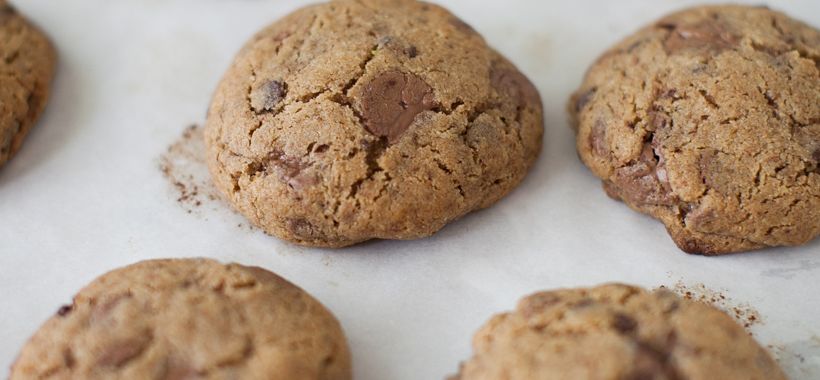 Honey whole-wheat chocolate chunk cookies on simplebites.net #cookies #chocolate